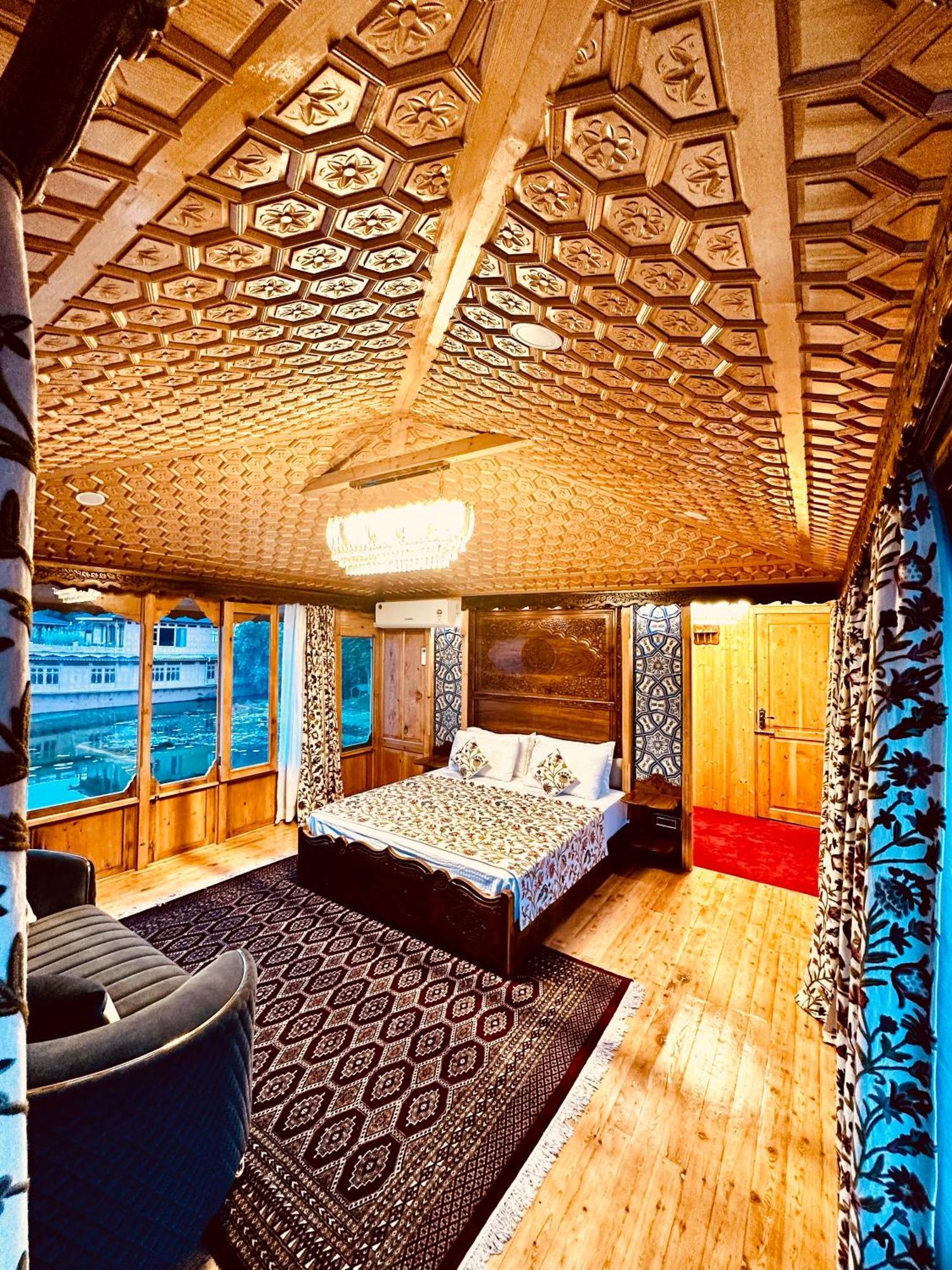 New Jacquline Heritage Houseboats Srinagar  Ngoại thất bức ảnh