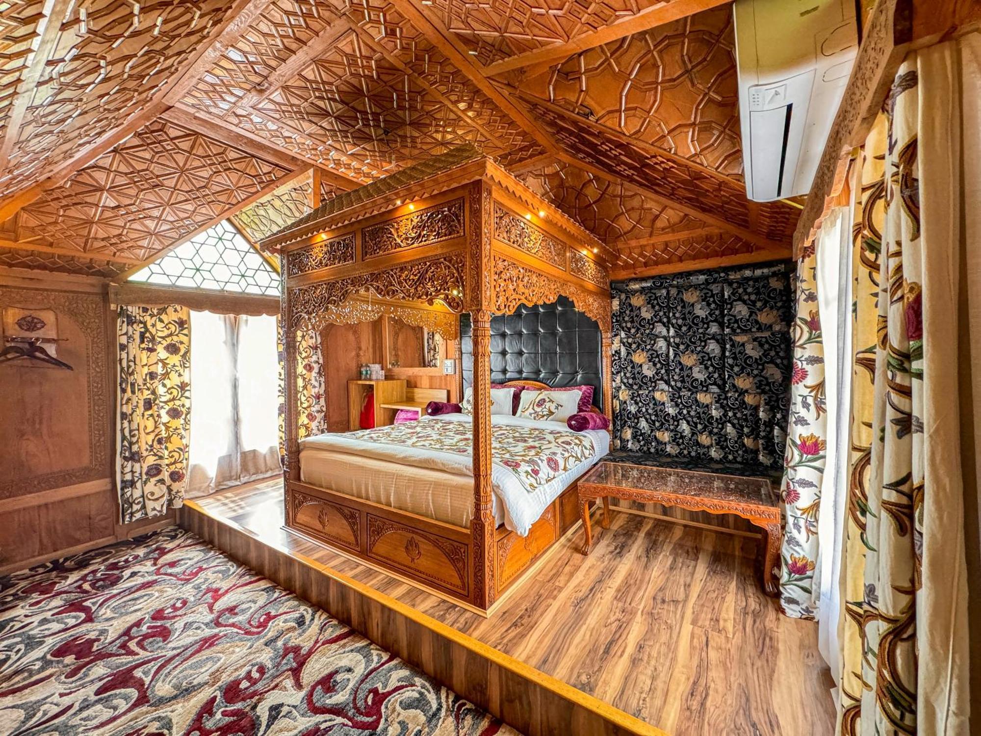 New Jacquline Heritage Houseboats Srinagar  Ngoại thất bức ảnh